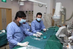 Surgeons having a discussion