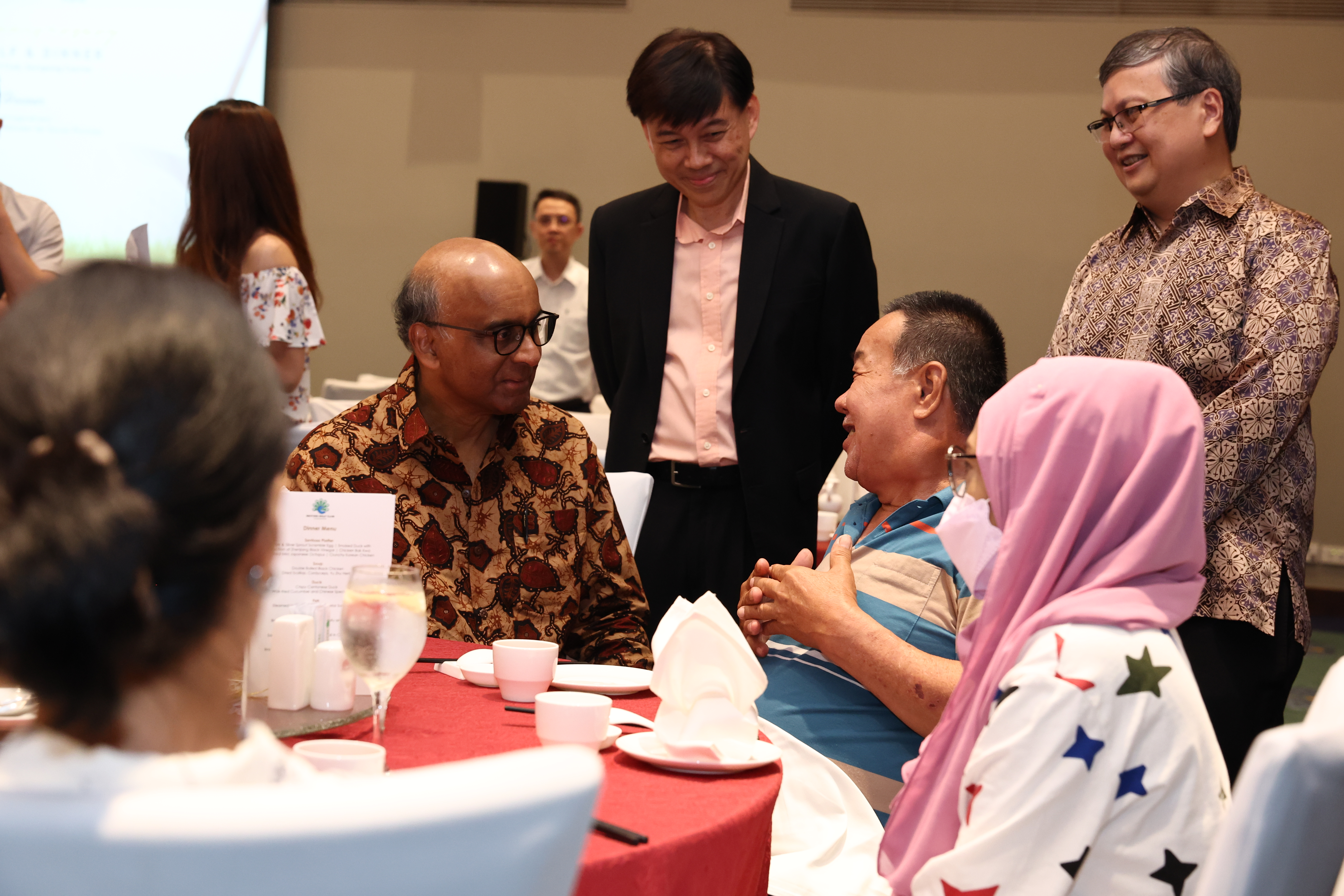 President Tharman speaking with Mr Ong Yew